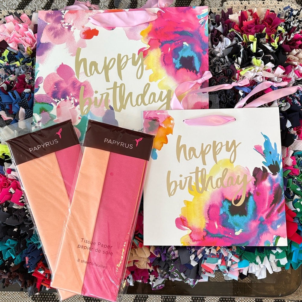 🆕Papyrus Birthday Gift Bags And Tissue Paper Bundle, 4 Pieces